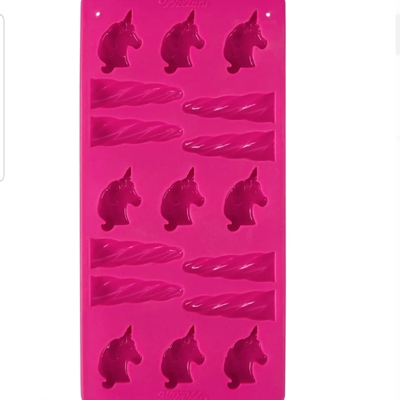 Choice of 1 Wilson Unicorn Silicone candy Molds OR Unicorn Cake Topper Kit - Picture 7 of 7